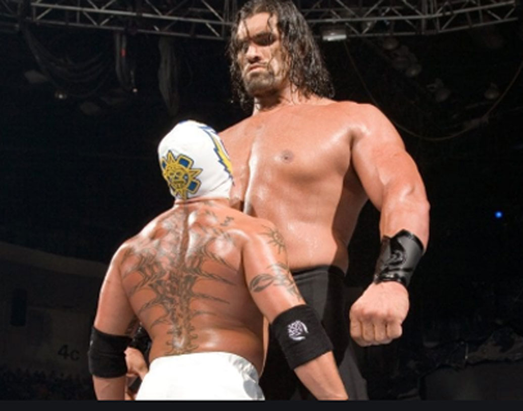 এই মুহূর্তে বছরভর ডব্লুডব্লুই থেকে বেতন পান প্রায় ৭ কোটি টাকা। বোনাস পান ২ কোটি ১৪ লক্ষ টাকা এবং ব্র্যান্ড এনডর্সমেন্ট প্রায় ১৮ লক্ষ।