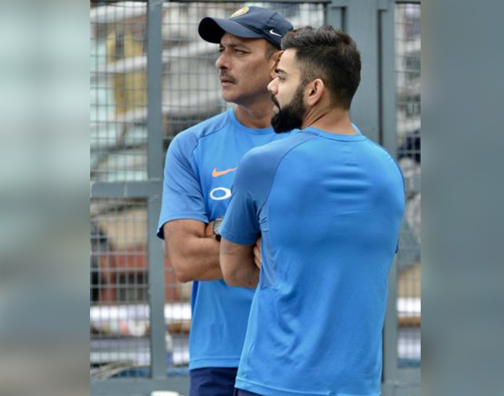 ইংল্যান্ডে টেস্ট সিরিজ হারের (১-৪) শোক ভুলিয়ে দেয় অস্ট্রেলিয়ায় সিরিজ জয়। কোহালি সেই ইংল্যান্ড সফরে পাঁচ ম্যাচে ৫৯৩ রান করেন, গড় ৫৯.৩০। সেই টিমকেও রবি ১৫-২০ বছরের মধ্যে সেরা টিম বলে দাবি করেন।