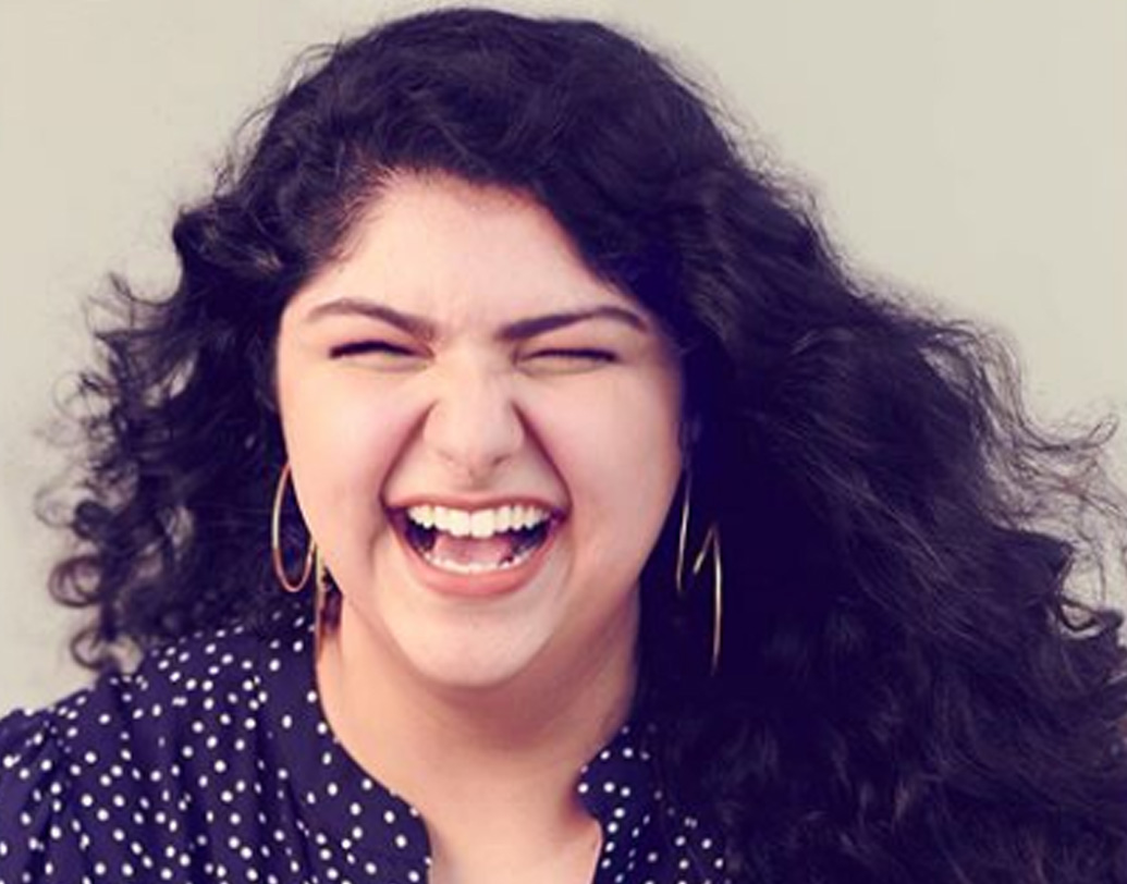 মুম্বইয়ের একোল মঁদিয়াল ওয়র্ল্ড স্কুল থেকে পাশ করেন অংশুলা। এরপর স্নাতক হন নিউ ইয়র্কের বার্নার্ড কলেজে। স্কুলজীবনে পরপর কয়েক বছর লাগাতার সেরা ছাত্রীর শিরোপা ছিল তাঁর। রসায়ন, ভূগোল এবং ইংরেজি সাহিত্য তাঁর প্রিয় বিষয়।