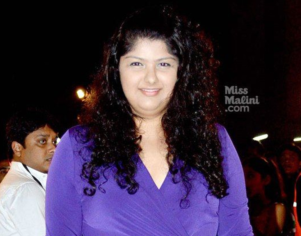 মা মোনা এবং তাঁদের ফেলে শ্রীদেবীকে বিয়ে করায় বাবা বনি কপূরের উপর তীব্র অভিমান ছিল অর্জুন ও অংশুলার। দীর্ঘ দিন অবধি দু’দিকে সম্পর্ক শীতল ছিল। সে কথা স্বীকারও করতেন তাঁরা।