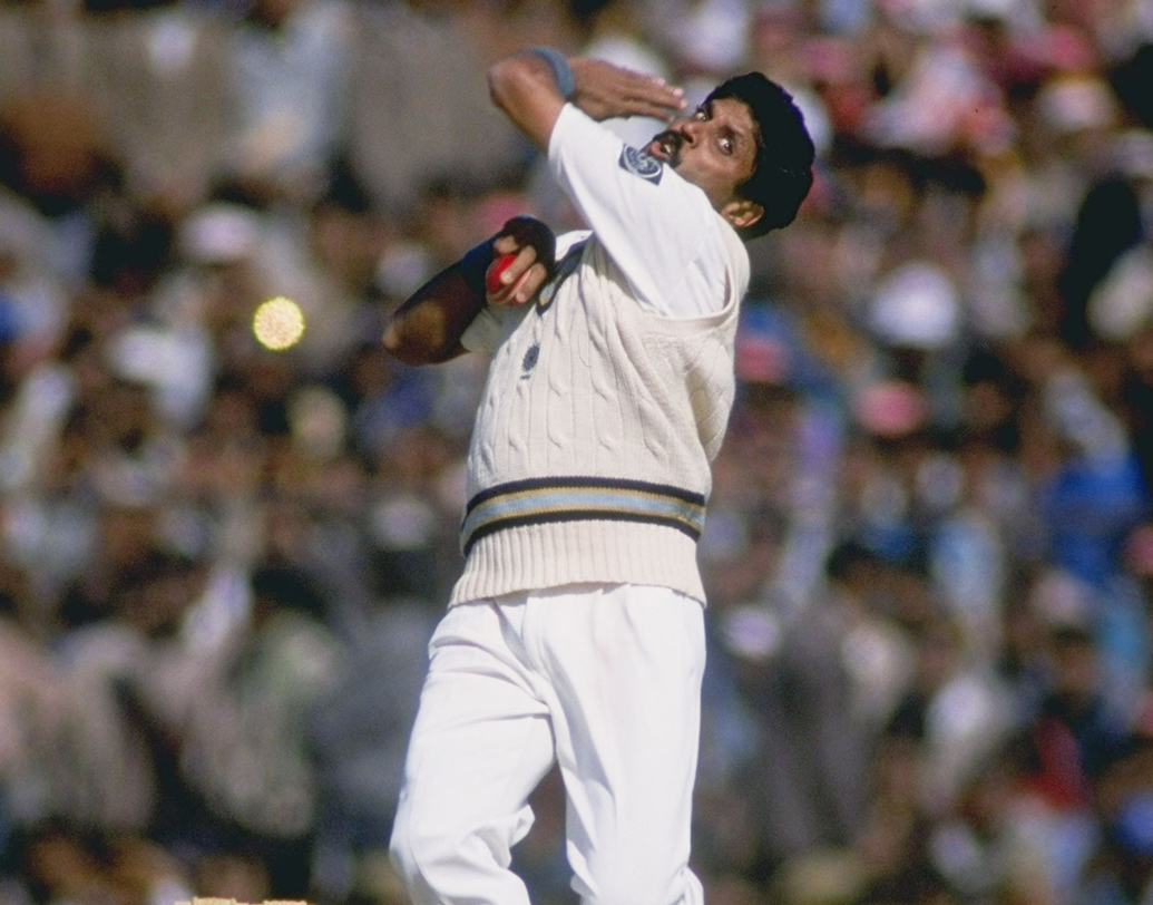 ভারতের বিশ্বকাপ জয়ী অধিনায়ককে ১৯৯২-র বিশ্বকাপে জিম্বাবোয়ের বিরুদ্ধে ব্যাট হাতে ওপেন করতে দেখা যায়। যদিও ১৪ বলে ১০ করেই ফিরতে হয় তাঁকে। সেই ম্যাচেই বল হাতেও শুরু করেন তিনি। বৃষ্টি বিঘ্নিত ম্যাচে চার ওভার বল করে দিয়েছিলেন মাত্র ছয় রান।