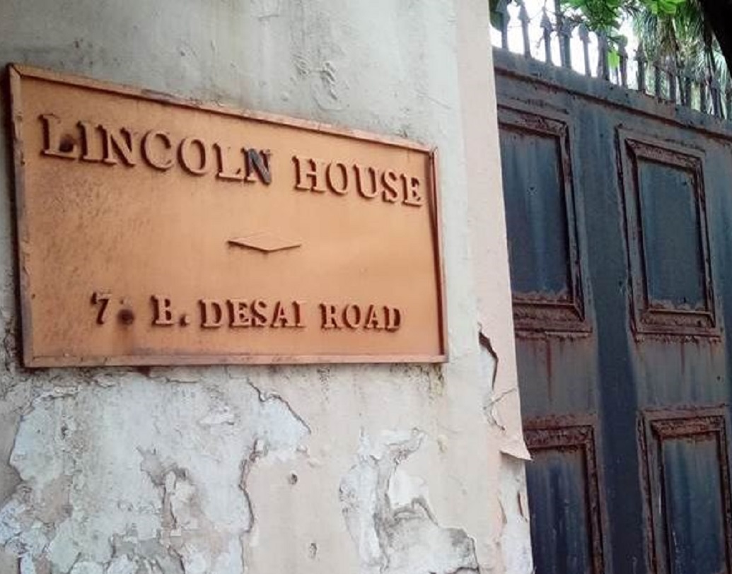 ২০১১ সালে ঐতিহ্যশালী এই রাজপ্রাসাদ থেকে মার্কিন দূতাবাস সরিয়ে বান্দ্রা-কুর্লা কমপ্লেক্স অঞ্চলে সরিয়ে নিয়ে যাওয়া হয়। আরও একবার বিক্রির জন্য বাজারে উঠে আসে এই প্রাসাদ। এ বার দাম ধার্য হয় ৮৫০ কোটি টাকা।