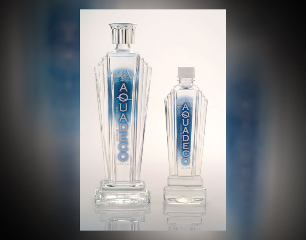 অ্যাকোয়া ডেকো: ডেকোর অর্থ হল শৈল্পিক। কারুকার্যখচিত বোতলের জল বলেই এর নাম অ্যাকোয়া ডেকো। কানাডার একটি ঝর্না থেকে এই জল সংগ্রহ করা হয়। এর এক বোতল জলের দাম ৮২৭ টাকা।