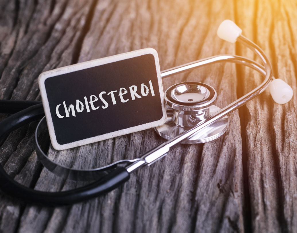 তাঁর মতে, ‘‘খারাপ কোলেস্টেরল নিয়ে প্রথম থেকে সচেতন না হলে ভবিষ্যতে নানা জটিল অসুখের শিকার হতে হয়। তবে এই লাইফস্টাইল ডিজিজ নিয়ন্ত্রণও করা যায় রুটিনের কিছুটা অদলবদল ঘটিয়েও। সারা দিনের কাজে কিছু জরুরি পদক্ষেপ করা, কিছু ভুল বাদ দেওয়া এই সমস্যাকে নিয়ন্ত্রণে রাখার উপায়।’’