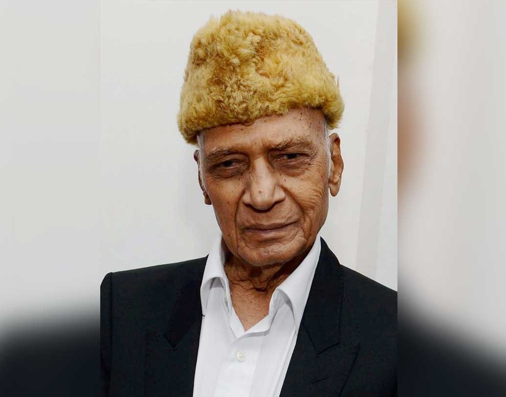 ফুসফুসে সংক্রমণ নিয়ে হাসপাতালে ভর্তি হয়েছিলেন খৈয়াম। ৯২ বছর বয়সে চলে গেলেন ১৯ অগস্ট। রেখে গেলেন তাঁর শাশ্বত সুরভাণ্ডার।