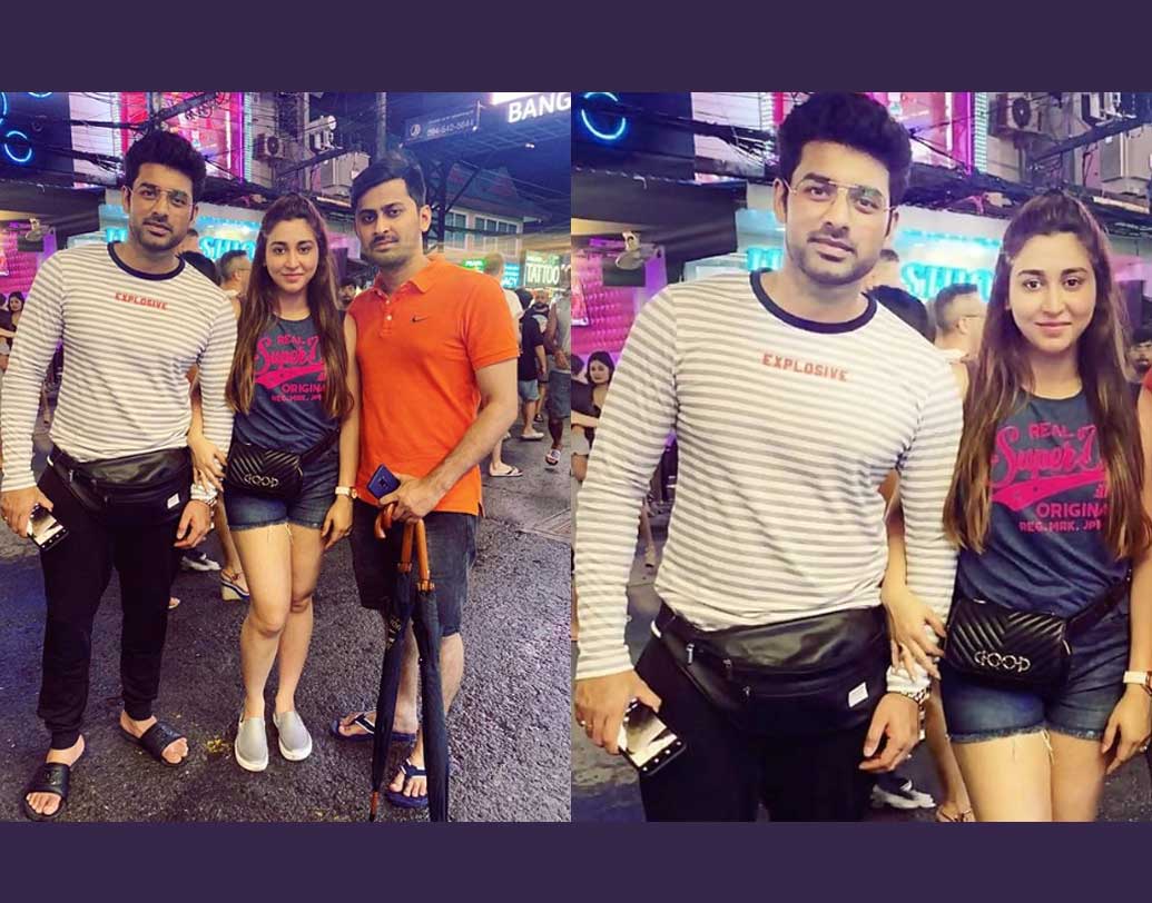 কখনও রেস্তরাঁয় বসে খাচ্ছেন, আবার কখনও বা তাইল্যান্ডের রাস্তায় সপরিবার ঘুরে বেড়ানোর ছবি পোস্ট করেছেন অঙ্কুশ-ঐন্দ্রিলা।