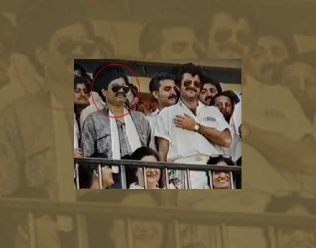 ২০১৩ সালে প্রাক্তন ক্রিকেটার দিলীপ বেঙ্গসরকর দাবি করেন, ১৯৮৬ সালে শারজায় ভারতীয় ক্রিকেটারদের সাজঘরে ঢুকে পড়েছিলেন দাউদ। সরাসরি অফার দিয়েছিলেন ক্রিকেটারদের। যদি শারজা কাপের ফাইনালে পাকিস্তানকে হারানো যায়, তা হলে প্রত্যেককে একটি করে গাড়ি উপহার দেবেন, এমনটাও নাকি বলেছিলেন দাউদ।