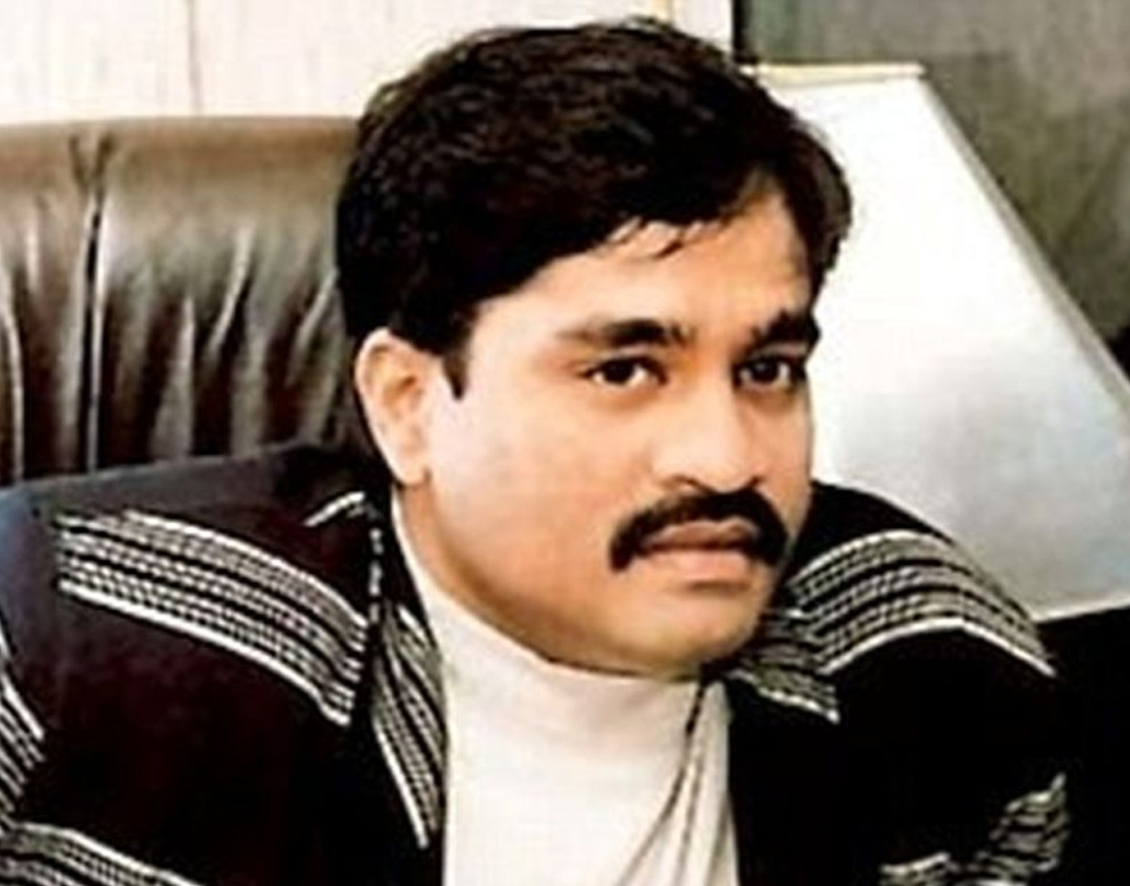 দাউদ ইব্রাহিমের আত্মীয়দের একাংশ মুম্বইয়ের বাসিন্দা। ভারত-সহ সারা পৃথিবীতে ছড়িয়ে আছে তাঁর অপরাধের জাল। তাঁকে ধরতে চেষ্টার কসুর হয়নি। কিন্তু ডন এখনও নাগালের বাইরে।