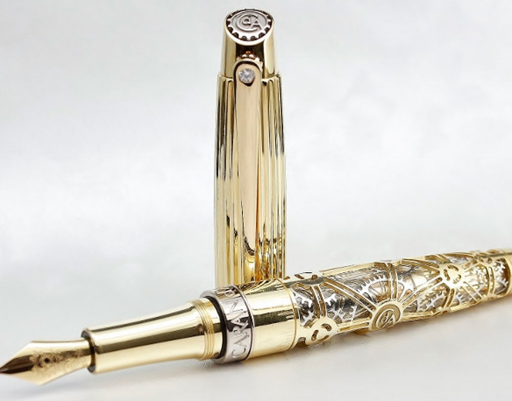 মঁ ব্লাঁ লিমিটেড এডিশন বোহেমে প্যাপিলিয়ন: সাদা, হলুদ এবং গোলাপি— এই তিন রঙের পাওয়া যায় কলমটি। ১ হাজার ৪০০টি হিরে দিয়ে সজ্জিত কলমের বাইরের অংশটি। দাম দেড় কোটি টাকা।