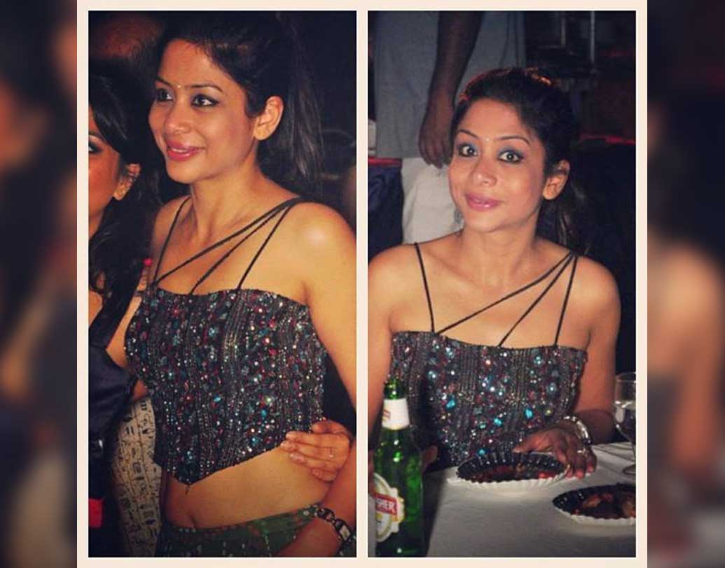 নয়ের দশকের শেষে কলকাতাতেই নিজের চলার পথে লম্বা লাফ দিয়েছিলেন ইন্দ্রাণী। এরপর তাঁর গন্তব্য, মুম্বই। সঞ্জীব খন্নার সঙ্গে দাম্পত্য শেষ করে ইন্দ্রাণী পাড়ি দিলেন স্বপ্ননগরীতে।