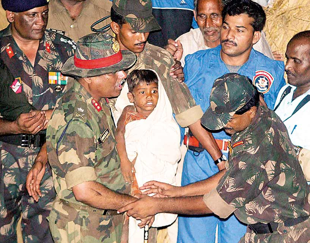 সম্প্রতি এক আন্তর্জাতিক সংবাদমাধ্যম প্রিন্সকে নিয়ে ভিডিয়ো প্রকাশ করেছে। সেখানে আঠেরো বছর বয়সি প্রিন্স জানিয়েছেন, নলকূপ থেকে উদ্ধার হওয়ার পরে বিভিন্ন সূত্র থেকে ছ’লাখ টাকা এসেছিল। কিন্তু তাতে পরিবারের স্থায়ী আর্থিক সুরাহা হয়নি। তাঁর বাবা রামকৃষ্ণ কাশ্যপ এখনও মাঠে চাষের কাজ করেন, জানিয়েছেন প্রিন্স নিজেই।