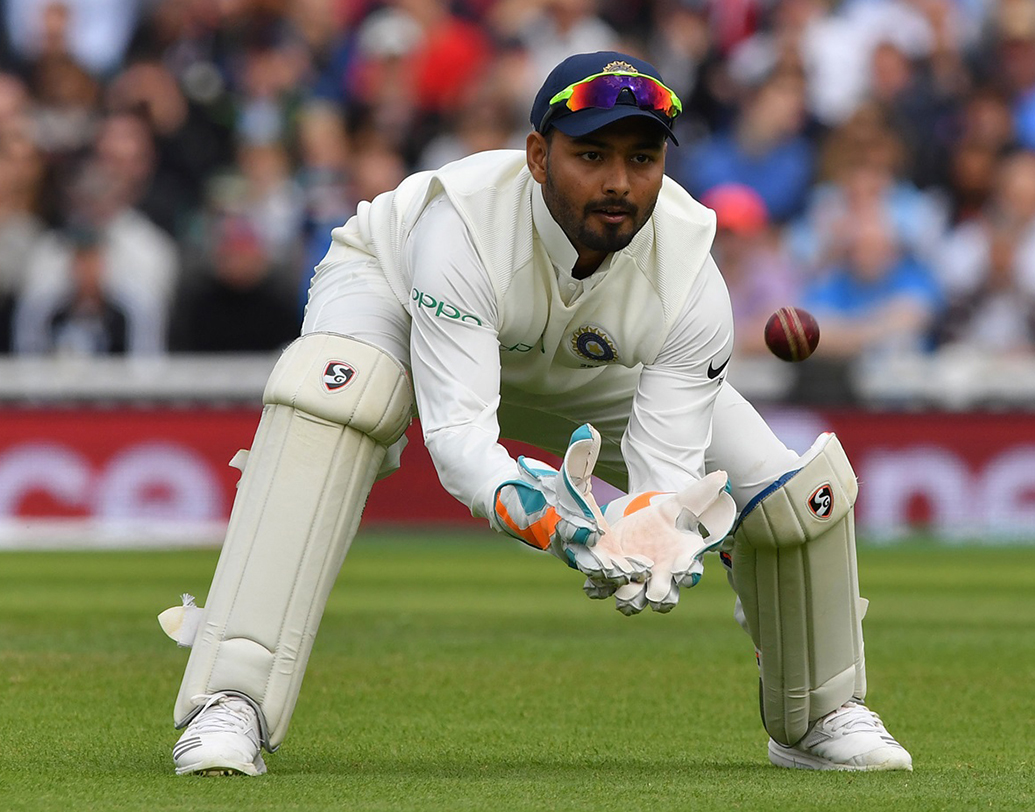 টেস্ট খেলতে নেমে দ্বিতীয় বলেই ছয় মেরে তিনি জানান দেন তাঁর আগমনের। তবে আউট হয়ে যান ২৪ রানে। দ্বিতীয় ইনিংসে করেন এক। যদিও চোট পাওয়া ঋদ্ধির জায়গায় দলে এসে উইকেটের পিছনে সাতটা ক্যাচ নিয়ে ভরসা জুগিয়েছিলেন। প্রথম ও দ্বিতীয় ম্যাচ ভাল না খেলতে পারলেও, তৃতীয় ম্যাচে ওভালে পেয়ে যান নিজের প্রথম আন্তর্জাতিক সেঞ্চুরি। তারপর ওয়েস্ট ইন্ডিজের বিরুদ্ধে ঘরের মাঠেপর পর দু’টি ম্যাচেই করেন ৯২।