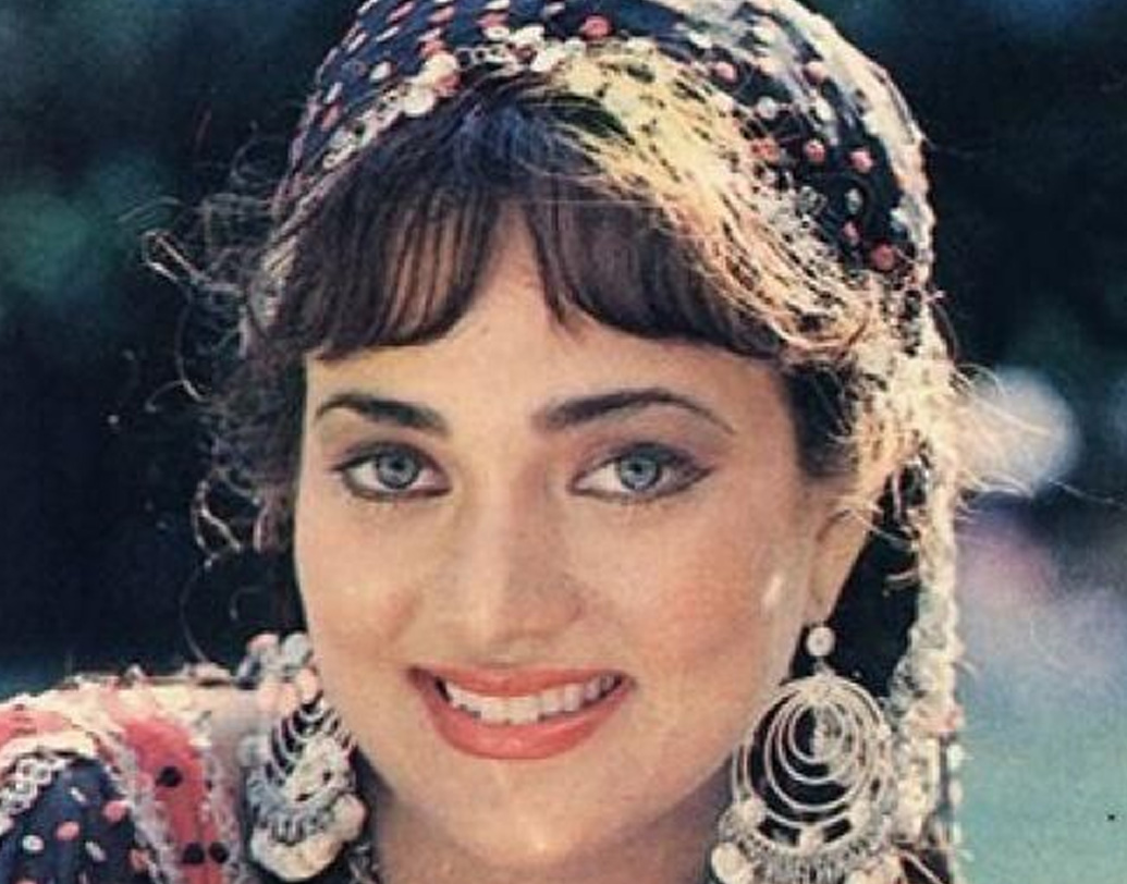সে ছবির শুটিং শুরু হওয়ার আগেই রাজ কপূরের চোখে পড়ে গেলেন ইয়াসমিন। বাইশ বছরের এই তরুণীকেই তাঁর ছোট ছেলের প্রথম ছবির নায়িকা হিসেবে মনোনীত করলেন তিনি।
