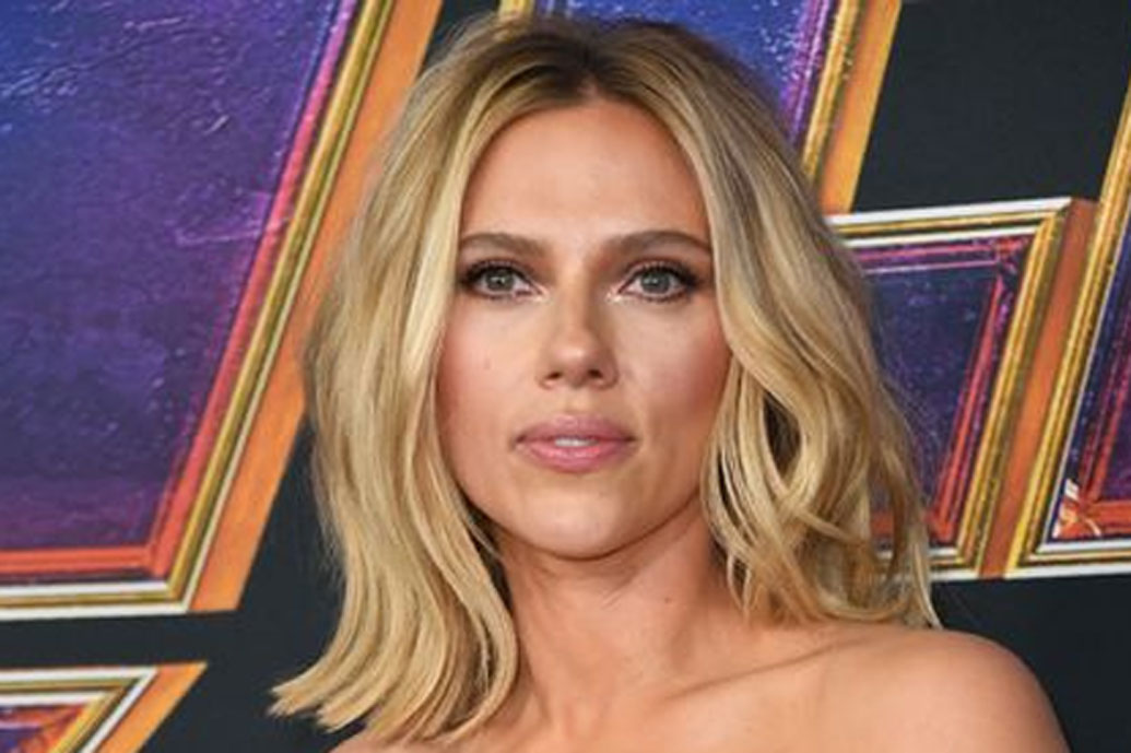 স্কারলেট জোহানসন: একাধারে অভিনেত্রী এবং গায়িকা স্কারলেটের পারিশ্রমিক সবচেয়ে বেশি ৫ কোটি ৬০ লক্ষ ডলার অর্থাৎ ৪০০ কোটি ৪৭ লক্ষ টাকা।