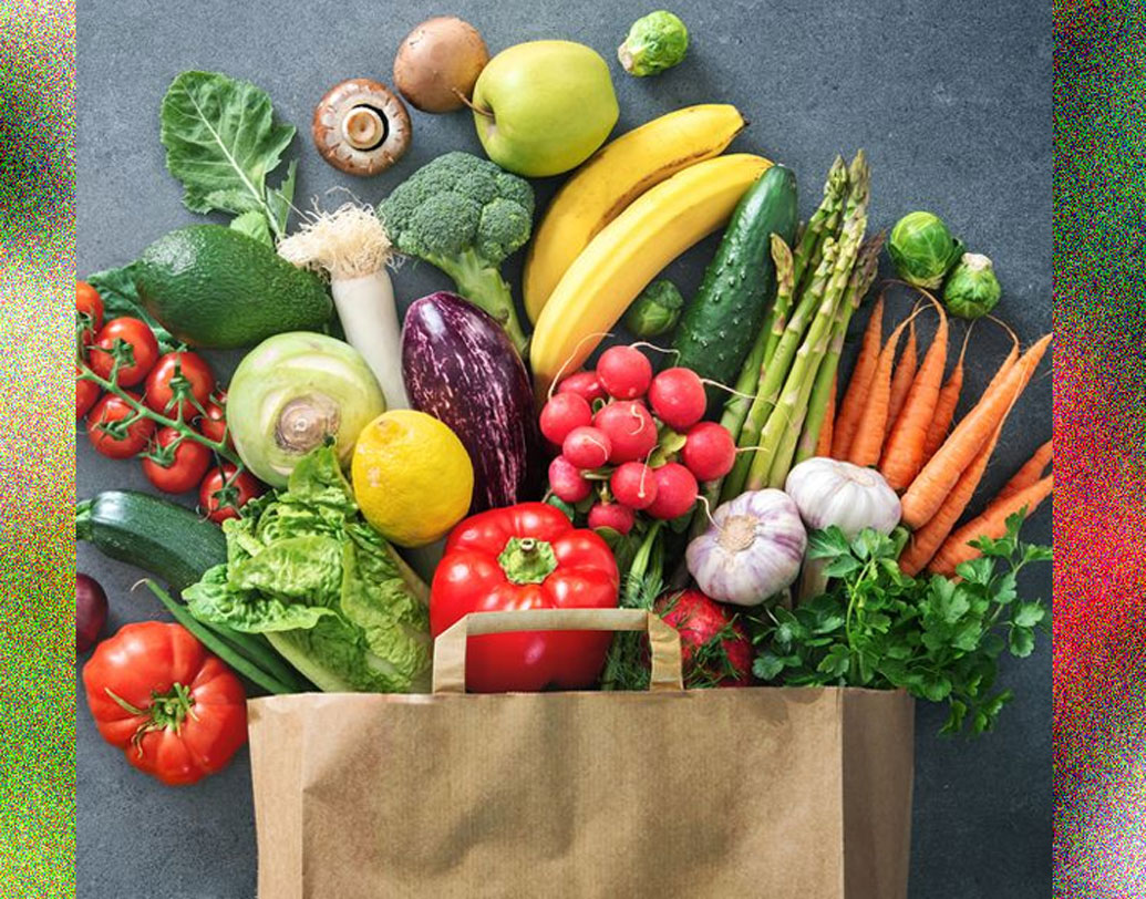 অবাক হচ্ছেন নিশ্চয়। সব্জির দাম আকাশছোঁয়া হলেও এ দেশে তাতে যে কৃষকের খুব একটা লাভ হয় না, তা বলার বোধহয় প্রয়োজন নেই। তা হলে দর্শন এত টাকা উপার্জন করছেন কী ভাবে?