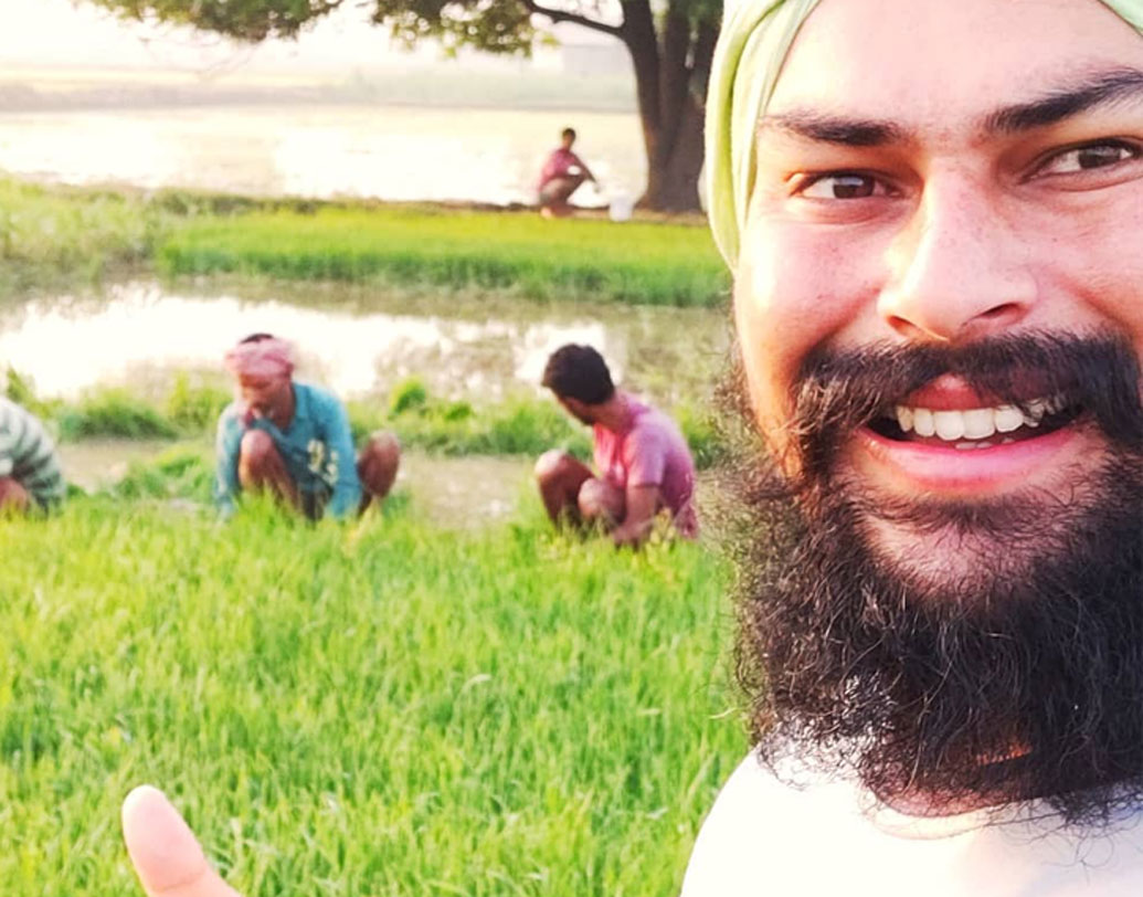 দর্শন যত সফল কৃষকের কাছে যেতেন, তাঁদের বক্তব্যের পুরোটাই নিজের মোবাইলে শুট করে নিতেন। পরে সেটা ইউটিউবে আপলোড করতে শুরু করেন।