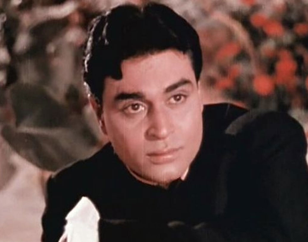 কিন্তু এই নিয়ে বিন্দুমাত্র অনুশোচনা ছিল না রাজেন্দ্র কুমারের। মা হওয়ার দু’দিন পরই অনিতাকে শুটিং সেটে আসার জন্য চাপ দিতে শুরু করেন তিনি। সেই চাপেই নাকি হাসপাতাল থেকে ছাড়া পেয়েই অনিতাকে সেটে আসতে হয়েছিল।