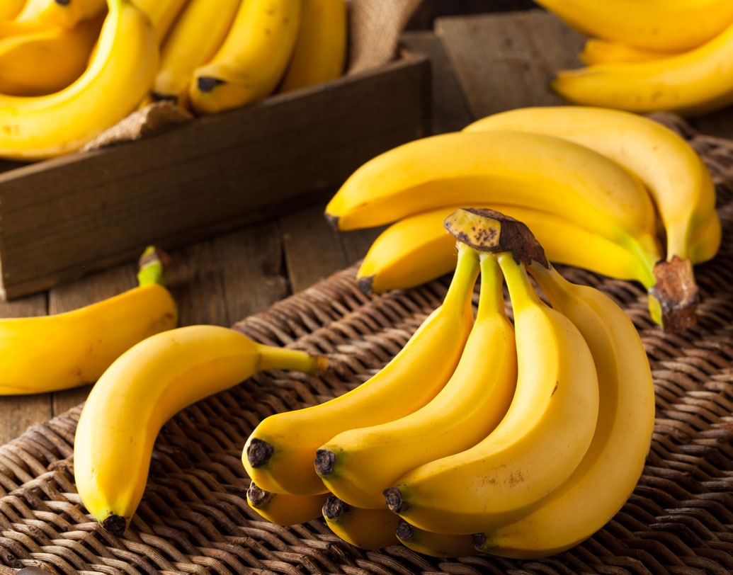 দুধের মতোই পটাশিয়ামের সাহায্যে গ্যাস-অম্বল কমাতে পারে কলা। প্রতি দিন ফ্রুট সালাডে রাখুন কলাকে। ব্রেকফাস্টেও রাখতে পারেন কলা।