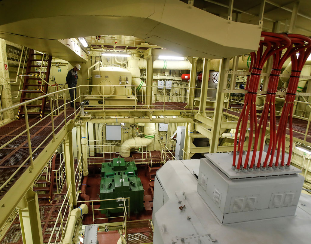 অনেকে এ জাহাজকে ‘ভাসমান চের্নোবিল’ অ্যাখ্যা দিচ্ছেন। পরিবেশবিদদের একাংশের আশঙ্কা সত্ত্বেও রাশিয়ার দাবি, এটি সম্পূর্ণ নিরাপদ। রোসাতমের বিবৃতি, ‘সুরক্ষার সমস্ত সম্ভাব্য দিক দেখে জাহাজটি ডিজাইন করা। সুনামি বা অন্য ধরনের প্রাকৃতিক বিপর্যয়েও যাতে জাহাজের পারমাণবিক চুল্লিতে কোনও প্রভাব না পড়ে তা খেয়াল রাখা হয়েছে।’