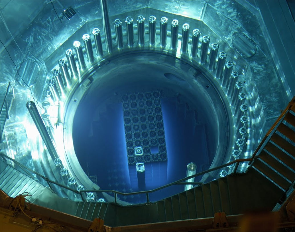 জাহাজে পারমাণবিক চুল্লি রাখাটা বিপজ্জনক বলে দাবি করেছেন পার্দু বিশ্ববিদ্যালয়ের এক সহকারী অধ্যাপক রবার্ট বিনও। তাঁর মতে ঝড়ের সময় ওই চুল্লিগুলিতে রক্ষা করাটা জরুরি হয়ে ওঠে। তা ছাড়া, অন্য জাহাজও ওই ধরনের জাহাজের কাছাকাছি চলে আসতে পারে। তাতেও সুরক্ষা বিঘ্নিত হতে পারে।