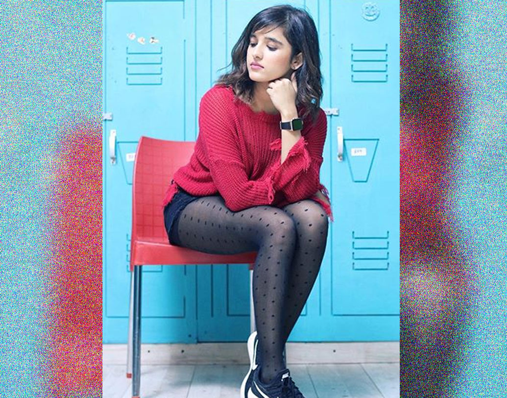 ১৯৯৩ সালে নিউজিল্যান্ডের অকল্যান্ডে জন্ম শিরলের। একসময়ে ভারতের দমনে তাঁর পরিবার থাকত। পরে কর্মসূত্রে শেরলির বাবা অকল্যান্ডে চলে যান।