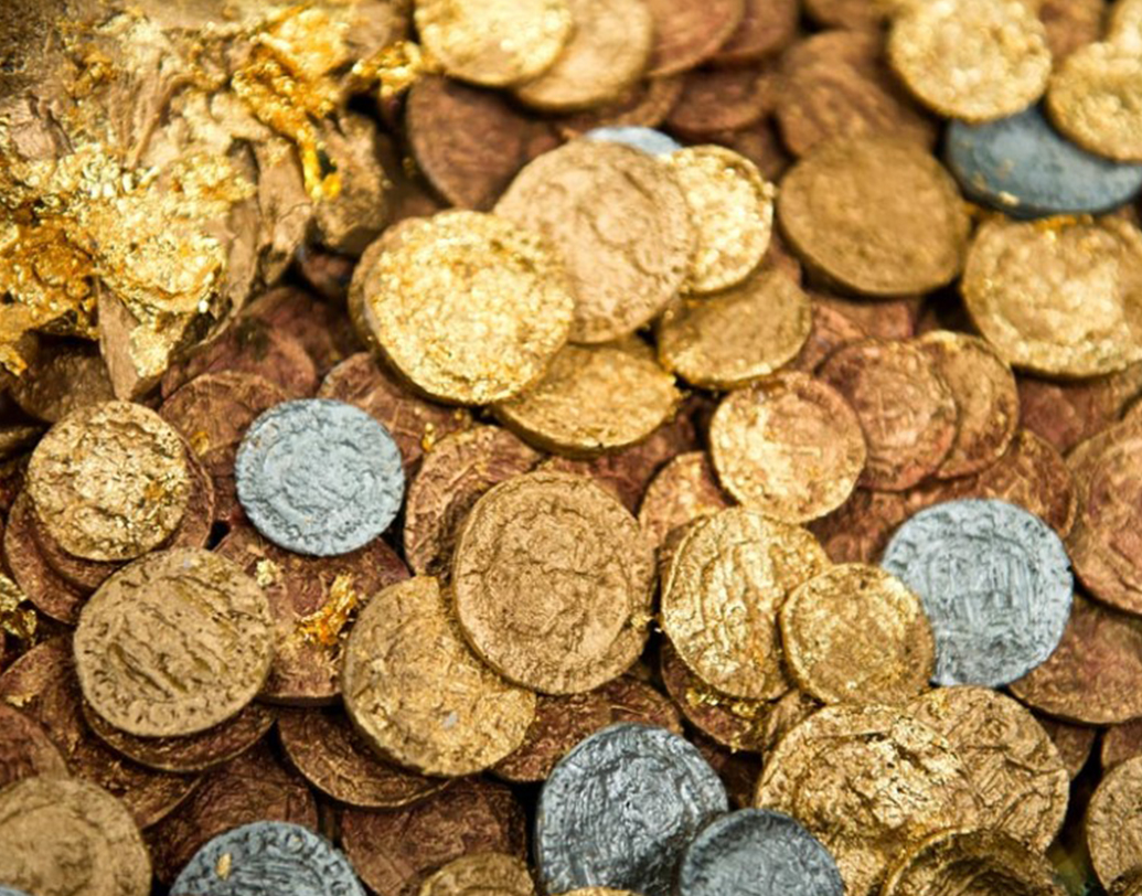 মন্দার বাজারে সোনার কদর থাকে তুঙ্গে।অন্য বাজারের লগ্নি ঘুরে আসে সোনার দিকে। ২০০৮ সালের লেম্যান ব্রাদার্সের পতনের সময় এই ঘটনা দেখা গিয়েছিল।