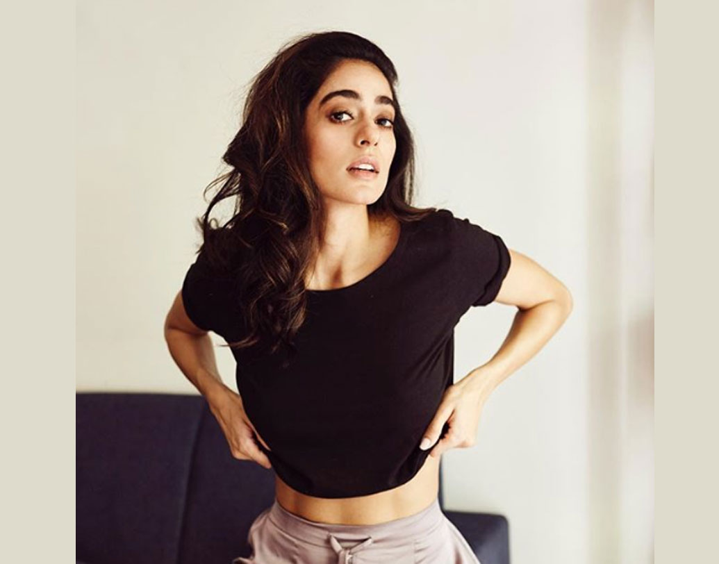 ছোটবেলা থেকেই ফ্যাশন ডিজাইনেরই দিকে ঝোঁক দীবার। এক সময় তো ভেবেছিলেন, ফ্যাশন ডিজাইনকেই পেশা হিসাবে বেছে নেবেন। তবে এখনও পর্যন্ত ফ্যাশন র‌্যাম্পে দেখা গিয়েছে তাঁকে।