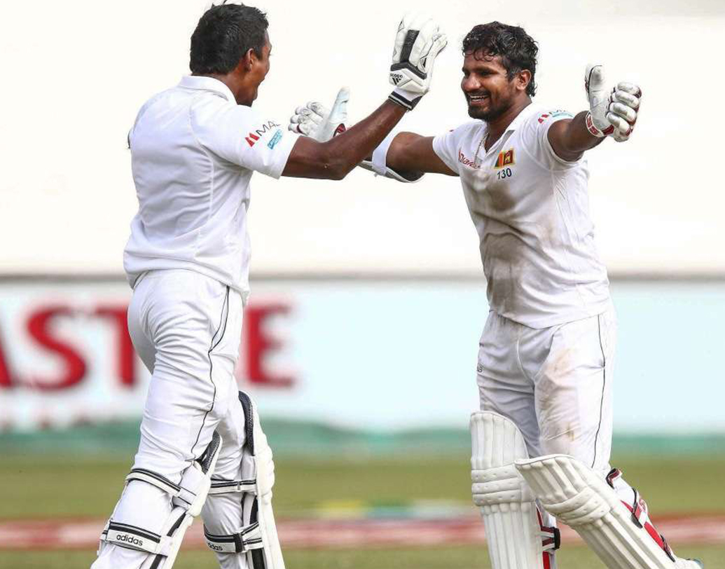 শ্রীলঙ্কার সাম্প্রতিক টেস্ট দলের প্রতি খুব বেশি লোকের আস্থা নেই। কিন্তু এই দলেরই একটি কীর্তি ভুলতে পারবেনা ক্রিকেট বিশ্ব। এ বছরের শুরুতে ডারবানে দক্ষিণ আফ্রিকার মুখোমুখি হয়েছিল তারা। প্রথম ইনিংসে ১৯১ রানে অলআউট হয়ে যায় করুনারত্নেরা। চতুর্থ ইনিংসে ৩০৪ রানের টার্গেট রাখে প্রোটিয়ারা।