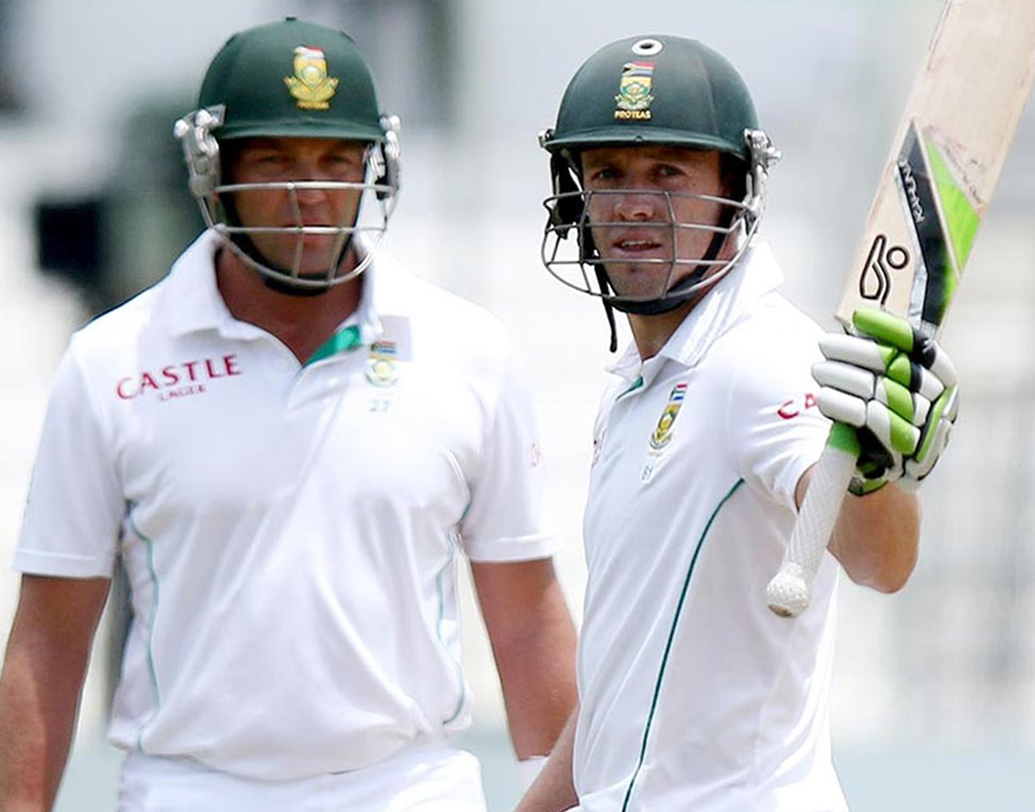 ২০০৮-এর শেষ দিকে মুখোমুখি হয় অস্ট্রেলিয়া এবং দক্ষিণ আফ্রিকা। হেডেন, পন্টিং, ক্লার্ক সমৃদ্ধ অজিরা সফররত দলের বিরুদ্ধে চতুর্থ ইনিংসে লক্ষ্য রাখে ৪১৪ রানের। শুরুতেই ম্যাকেঞ্জিকে হারানোর পর একে একে আমলা, কালিসও ফিরে যান। এরপরেই ক্রিজে আসেন এবি ডি’ভিলিয়ার্স। প্রথম ইনিংসে ৬৩ রানের পর দ্বিতীয় ইনিংসে ১৮৬ বলে ১০৬ রানের ঝকঝকে ইনিংস খেলে দলকে জেতান তিনি।