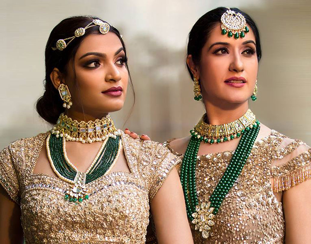 তবে এই ধরনের ব্যবসা খুব বড় আকারে শুরু করার মতো অর্থবল তখনও ছিল না তাঁর। বেঙ্গালুরুতে মাত্র ৬ ফুট x ৬ ফুট একটি ঘরেই শুরু হয় রুবানসের অফিস। পুরনো যুগের ও পাশ্চাত্যের নকশাদার গয়না তৈরি করতে শুরু করে তারা। ২২৯ থেকে ১০ হাজার— নানা দামেরই গয়নার সম্ভার রাখেন চিনু।