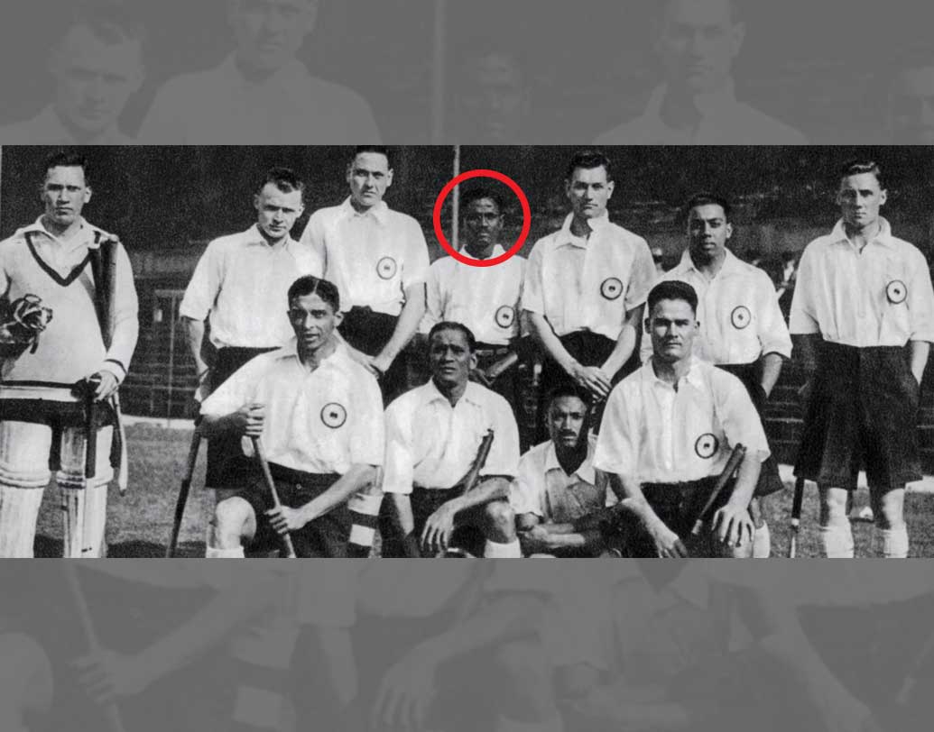 ১৯২৮ সালের আমস্টারডাম অলিম্পিক্সে ধ্যানচাঁদ ছিলেন দলের সেন্টার ফরওয়ার্ড। পাঁচ ম্যাচে ১৪টি গোল করে তিনি ছিলেন সে বারের অলিম্পিক্সের সর্বোচ্চ স্কোরার। ভারতের প্রথম অলিম্পিক্স সোনাও আসে তাঁর হাত ধরেই।