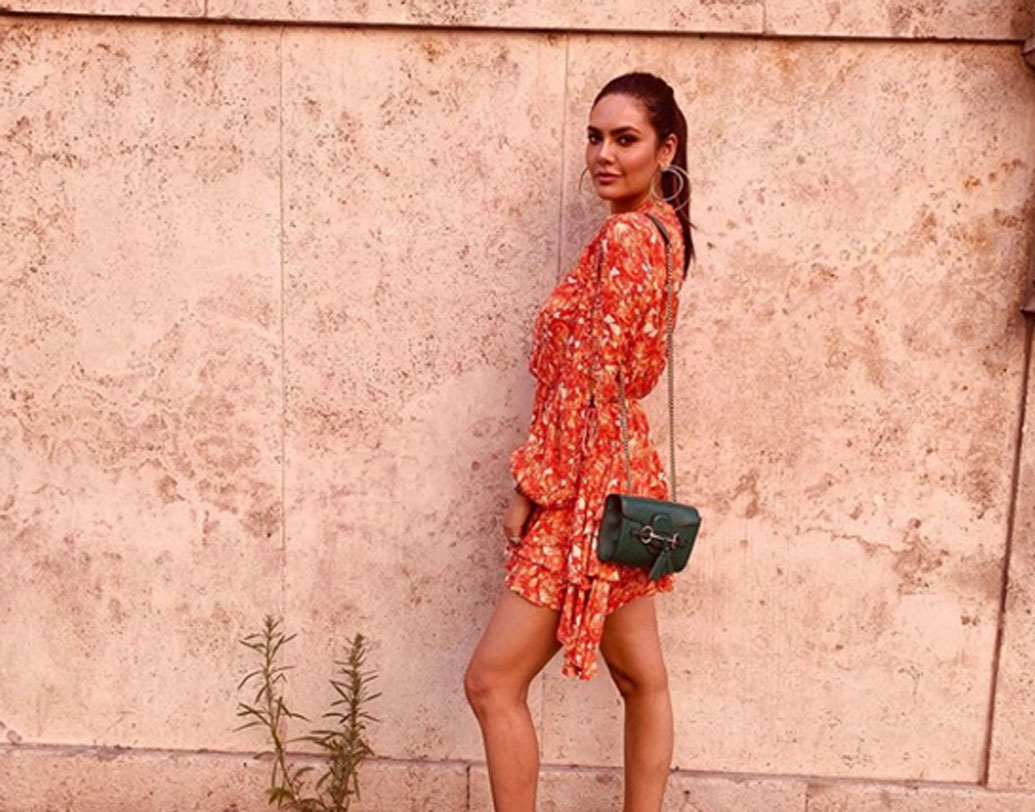 ২০০৭-এ দেশের অন্যতম সেরা সুন্দরী প্রতিযোগিতা জেতেন এষা গুপ্তা। তবে বলিউডে সে ভাবে সুযোগ পাচ্ছিলেন না। ২০১০ সালে ক্যালেন্ডার গার্ল হন। তার পর ২০১২ সালে ‘জন্নত ২’-এ তাঁর বলিউড ডেবিউ।