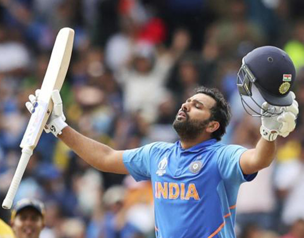 সহঅধিনায়ক রোহিত শর্মার সামনেও অপেক্ষা করছে একটি বড় রেকর্ড। আর তা হল আন্তর্জাতিক টি২০ ক্রিকেটে সবচেয়ে বেশি ছক্কা মারার রেকর্ড। আর মাত্র চারটি ছক্কা মারলেই গড়ে ফেলবেন এই রেকর্ডটি। এখনও পর্যন্ত তিনি আন্তর্জাতিক টি২০ তে ১০২টি ছক্কা মেরে ফেলেছেন।