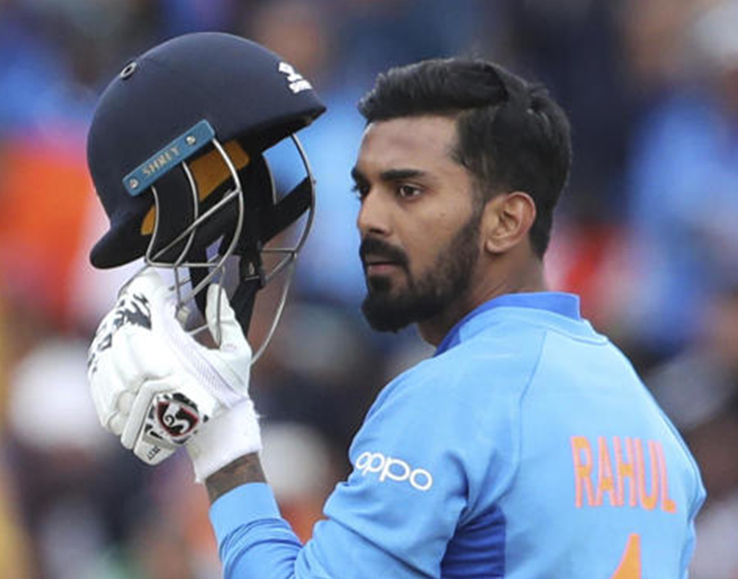 আর এক ভারতীয় ব্যাটসম্যানও ব্যক্তিগত মাইলস্টোনের সামনে দাঁড়িয়ে। তিনি হলেন লোকেশ রাহুল। আর ১২১ রান করতে পারলেই আন্তর্জাতিক টি২০ ক্রিকেটে হাজার রানের মালিক হয়ে যাবেন তিনি।