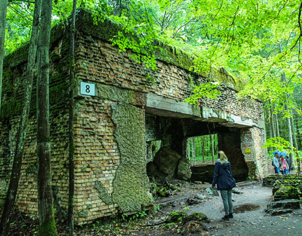 ৬১৮ একর জমির উপর অবস্থিত এই বিশালাকার অঞ্চলের নানা জায়গায় ছড়িয়ে আছে বিভিন্ন বাড়ি, প্রতিটি বাড়ির রয়েছে আলাদা গুরুত্ব। তাই সমস্ত দর্শনীয় স্থানগুলি যাতে দর্শকরা ঘুরে দেখতে পারেন, তার জন্য একটি ফ্রি অ্যাপ গাইড তৈরি করা হবে বলে জানানো হয়েছে।