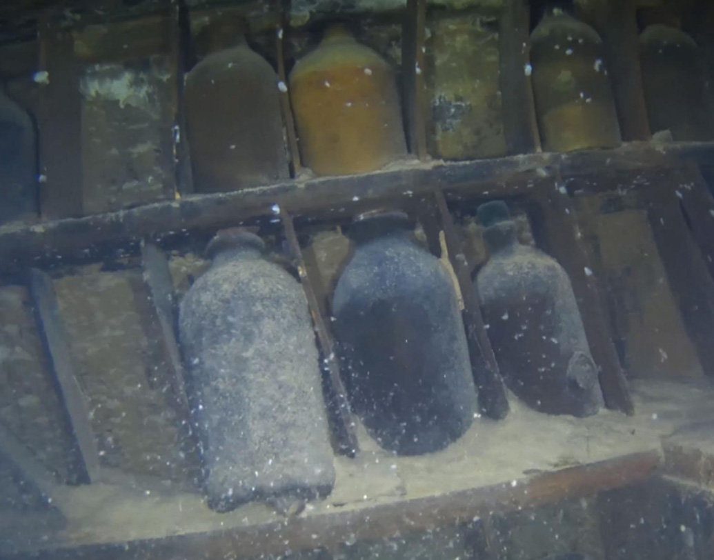 যে ভাবে ভিতরের সমস্ত জিনিসপত্র এই ১৭৪ বছর ধরেও ভাল অবস্থায় রয়েছে, তাতে বিজ্ঞানীদের অনুমান, ভাল করে পরীক্ষানিরীক্ষা চালালে, দুই জাহাজের ১২৯ যাত্রীর শেষ দিনগুলোর পরিস্থিতি এবং এই অভিযানে দুই জাহাজ কী কী পর্যবেক্ষণ করেছিল, তা সহজেই জানতে পারা সম্ভব।