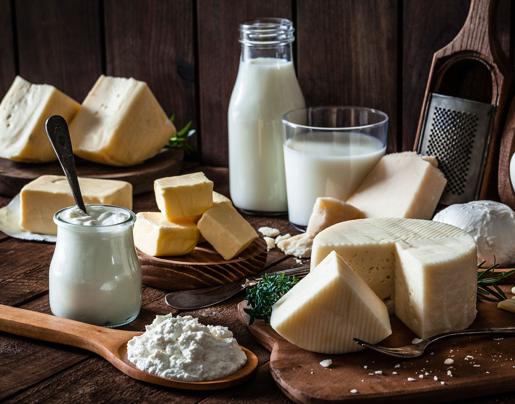 লো ফ্যাট— এই অংশে এসেও ধন্দে পড়েন অনেকেই। ফ্যাট মানেই খারাপ নয়, তা এত দিনে কমবেশি সকলেই জানি। কিন্তু উপকারী ফ্যাট কোনগুলো? কতটুকুই বা রাখব তাদের পাতে, এ সব নিয়েও প্রশ্ন তৈরি হয়।