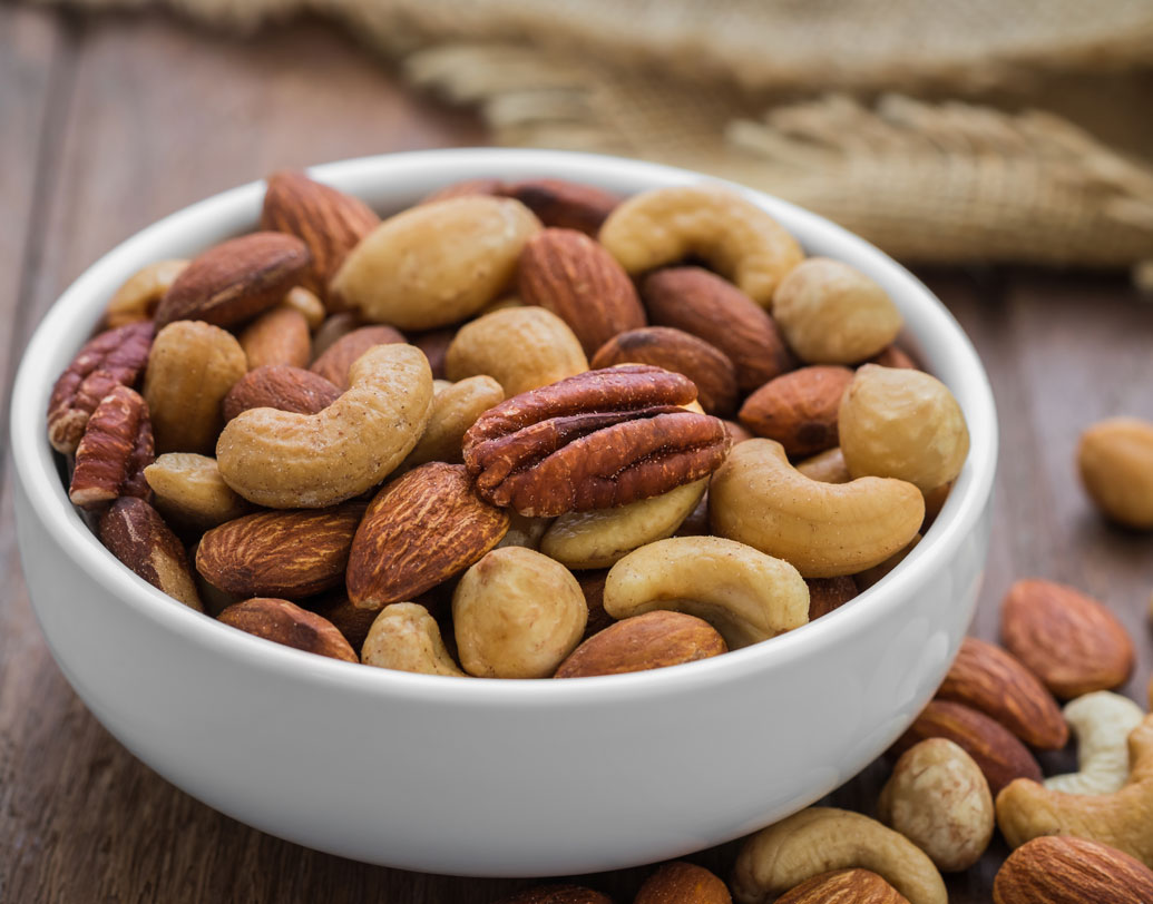 তাই ঘি-মাখন কম খাওয়াই ভাল। তাতে ডায়েটের ভারসাম্য থাকে। প্রোটিনজাত খাবার ও সামান্য তেল-মশলা থেকেও শরীরে বেশ কিছুটা ফ্যাট ঢুকেই পড়ে। এর পরেও ফ্যাট যেটুকু দরকার, তার জন্য ভরসা রাখুন বাদাম জাতীয় খাবারের উপর। সপ্তাহে এক দিন এক চামচ ঘি-মাখনও চলে। আস্থা রাখতে পারেন ডার্ক চকোলট, ফুল ক্রিম পনিরের উপর।