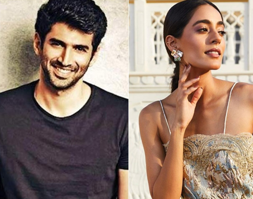 সুপারমডেল দীবা ধওয়ন। ‘আশিকি ২’-এর নায়ক আদিত্য রায় কপূরের সঙ্গে দীবার প্রেম নিয়ে বহুদিন ধরেই জল্পনা চলছিল। যদিও দীবাকে কেবলমাত্র বন্ধু বলেই এতদিন দাবি করে এসেছেন আদিত্য।