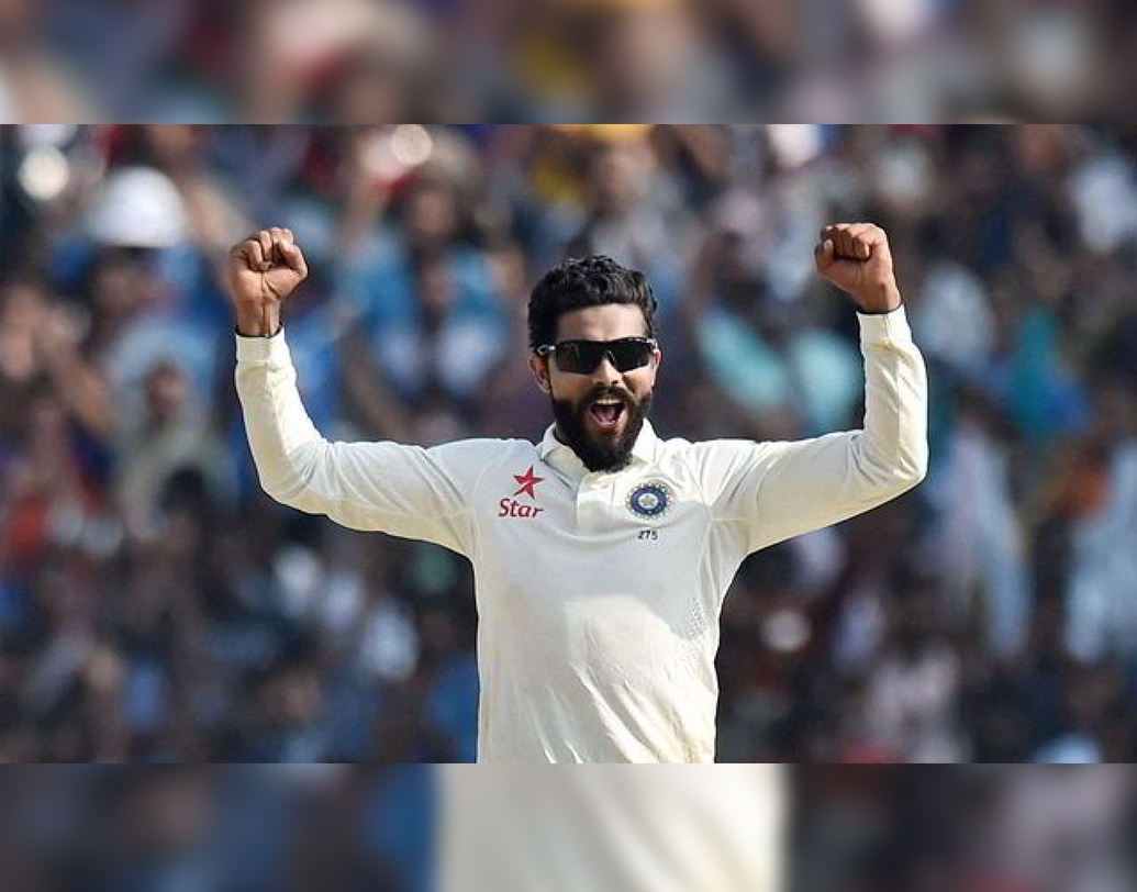 রবীন্দ্র জাডেজা- তিন ধরনের ক্রিকেটেই তিনি অপরিহার্য হয়ে উঠেছেন। তিনি মাঠে থাকা মানে শুধু ব্যাট-বল নয়, ফিল্ডিংয়েও এগিয়ে থাকবে ভারত।গত ম্যাচে ব্যাটে-বলে নজর কেড়েছেন। অশ্বিন বসে থাকলেও জাডেজাকে কখনওই বাদ দেবেন না বিরাট।