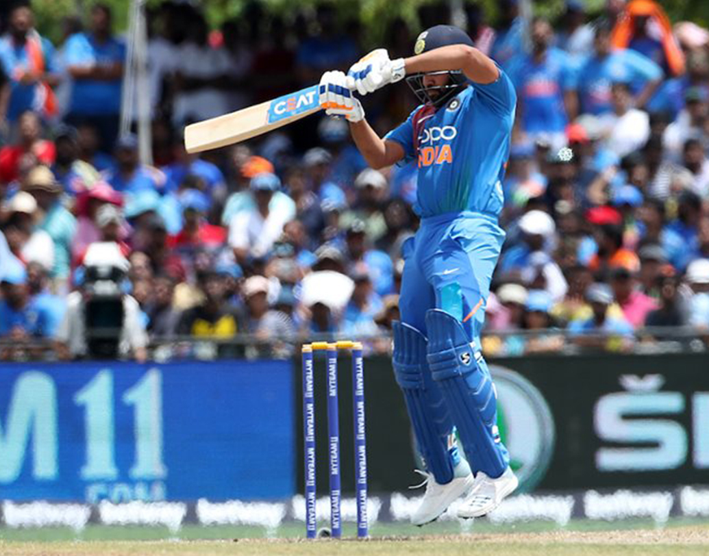 শুরুতেই ব্যর্থ ধওয়ান। নির্বিষ ছিলেন রোহিতও। তবে অল্প রানের লক্ষ্যে, ধীরে চলো নীতি খুব বিপদে ফেলেনি বিরাটদের।