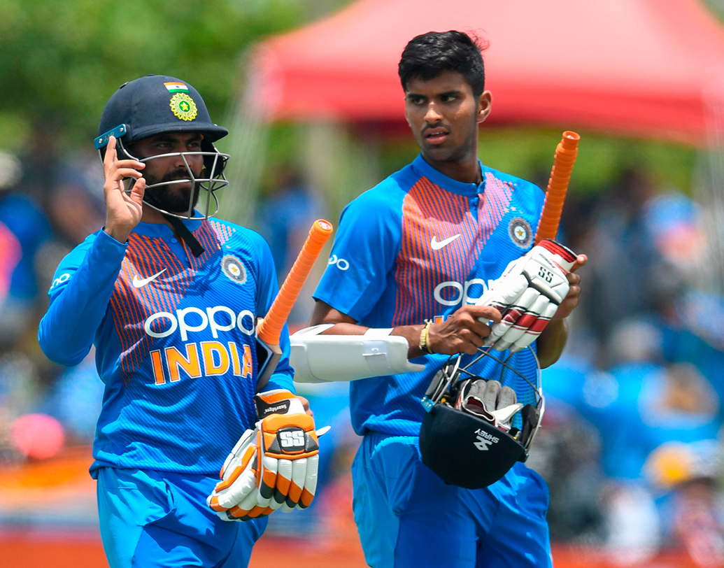 তবে যিনি শুরু করেছিলেন উইকেট নিয়ে, সেই ওয়াশিংটন সুন্দরের লং-অনের ওপর দিয়ে মারা ছয় দিয়েই সিরিজের প্রথম জয় আসে ভারতের।