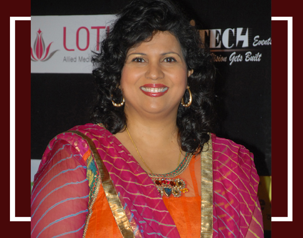 ২০১৭ সালে একটি বিতর্কে জড়িয়ে পরেন হেমা। সাধ্বী সরস্বতীর বিরুদ্ধে একটি প্রচারের আয়োজন করেন কয়েক জন শিল্পীকে নিয়ে। সাধ্বী সরস্বতী বলেছিলেন, যাঁরা গোমাংস খান তাঁদের মৃত্যুদণ্ড হওয়া উচিত। সেই বক্তব্যেরই প্রতিবাদ করেন হেমা।