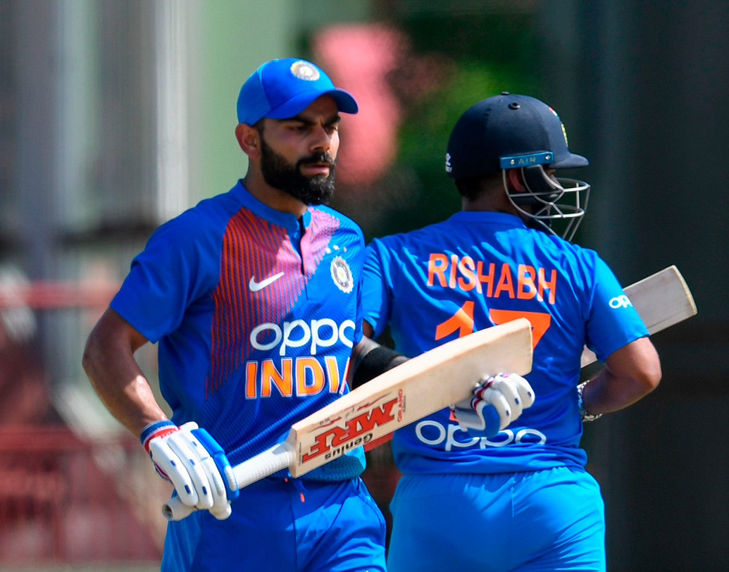 শেষ ম্যাচে তিনি শুধু যে ভাল ব্যাট করেছেন তাই নয়, ম্যাচ শেষ করে এসেছেন অধিনায়ক কোহালি আউট হয়ে ফিরে যাওয়ার পরেও। চাপ আসতে দেননি লোয়ার অর্ডারে। যা চওড়া করবে কিং কোহালির হাসি।