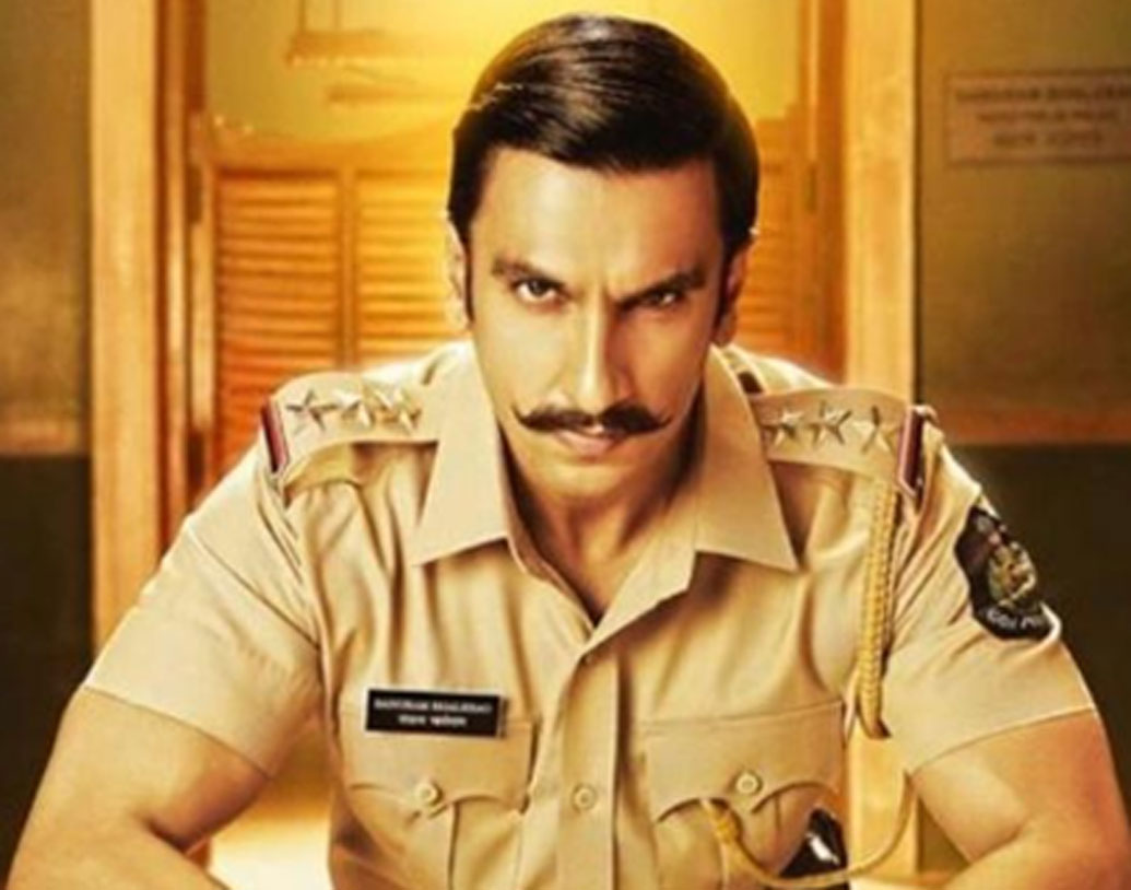 ‘৮৩’-তে কপিলের উত্থান থেকে বিশ্বকাপ জয়ের মুহূর্তগুলোর মধ্য দিয়েই দর্শকদের ফ্ল্যাশব্যাকে ফিরিয়ে নিয়ে যাওয়ার চেষ্টা করেছেন পরিচালক। রণবীর ছাড়াও এই ছবিতে থাকছেন দীপিকা পাড়ুকোন। কপিলের স্ত্রী রোমি দেবের ভূমিকায় অভিনয় করতে দেখা যাবে তাঁকে। ২০২০-র ১০ এপ্রিলে ছবিটি মুক্তি পেতে পারে।