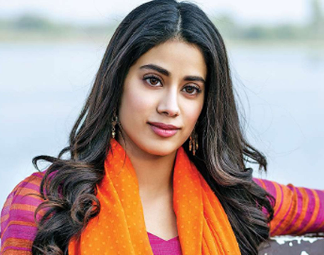 মূলত রোমান্টিক ছবিতেই দেখা গিয়েছে তাঁকে। তবে শৌর্য চক্র প্রাপ্ত বায়ুসেনার এক জন পাইলটের ভূমিকায় তিনি কতটা সফল হবেন সে দিকেই তাকিয়ে তাঁর গুণমুগ্ধরা। আগামী বছর ছবিটি মুক্তি পাওয়ার কথা।