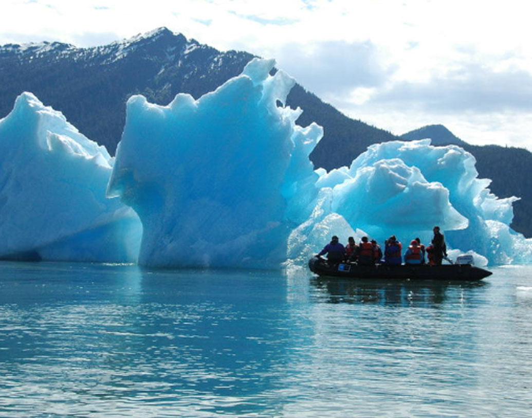 International news Meet Iceberg hunters of Atlantic ocean dgtl