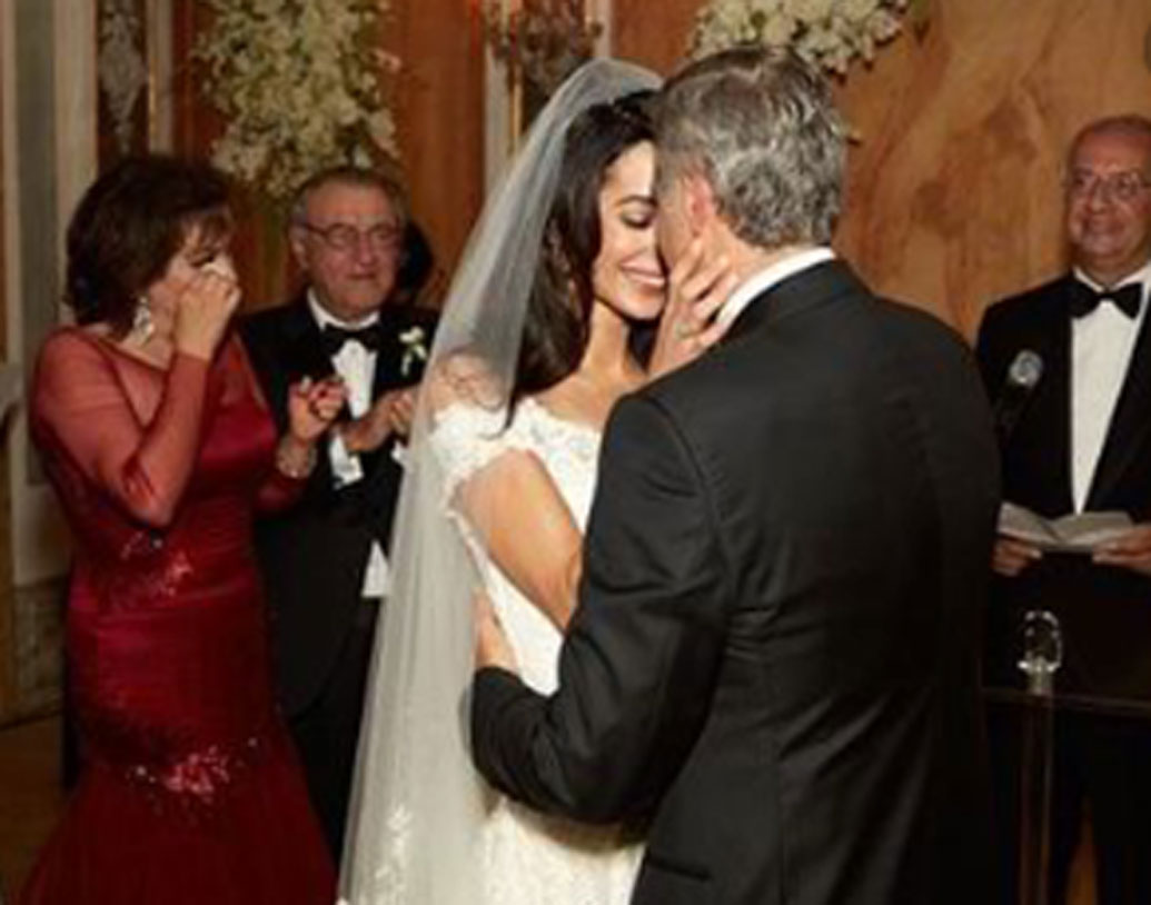 ২০১৪ সালে বিয়ের বাঁধনে বাঁধা পড়েন হালফিলে হলিউডের সব চেয়ে আলোচিত যুগল জর্জ ক্লুনি ও আমাল আলামুদ্দিন। ভেনিসের গ্র্যান্ড ক্যানালের ধার ঘেঁষে চোদ্দো শতকের একটি প্রাসাদে বিয়ে করেন ৫৩ বছরের ক্লুনি ও তাঁর চেয়ে সতেরো বছরের ছোট ব্রিটিশ-লেবানিজ তরুণী আমাল। এর আগে ওই মাসের প্রথম দিকে তাঁরা দু’জনে আরও একবার বিয়ে করেছিলেন।