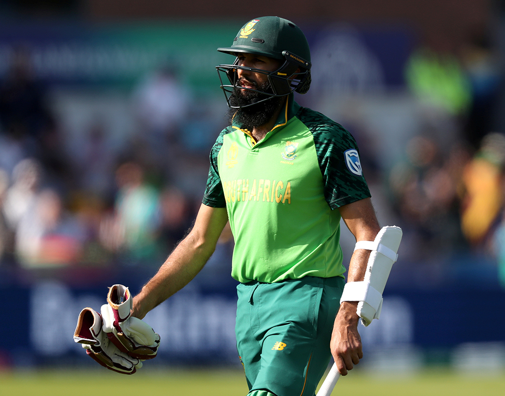 টেস্টে রান ৯২৮২, একদিনের ক্রিকেটে ৮১১৩, দুই ফরম্যাটেই গড় ৫০ ছুঁই ছুঁই। কাকতালীয় ভাবে টেস্ট, একদিন ও টি২০-তে তাঁর শেষ ম্যাচ শ্রীলঙ্কার বিরুদ্ধে। তাঁর অবসরে দক্ষিণ আফ্রিকার ওপেনিং-এ ফাঁকা জায়গা তৈরি হয়েছে তা খুব দ্রুত পূরণ করা প্রয়োজন।