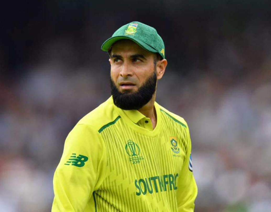 ইমরান তাহির- এ বারের বিশ্বকাপে সব থেকে বয়স্ক ক্রিকেটার ছিলেন এই দক্ষিণ আফ্রিকান স্পিনার। অস্ট্রেলিয়ার বিরুদ্ধে বিশ্বকাপে শেষ ম্যাচ খেলেছেন তিনি। পাক বংশোদ্ভুত এই স্পিনারের ভেল্কিতে ছিটকে গিয়েছে অনেকেরই উইকেট। যদিও দক্ষিণ আফ্রিকাকে সেমিফাইনালে তুলতে ব্যর্থ হয়েছেন।